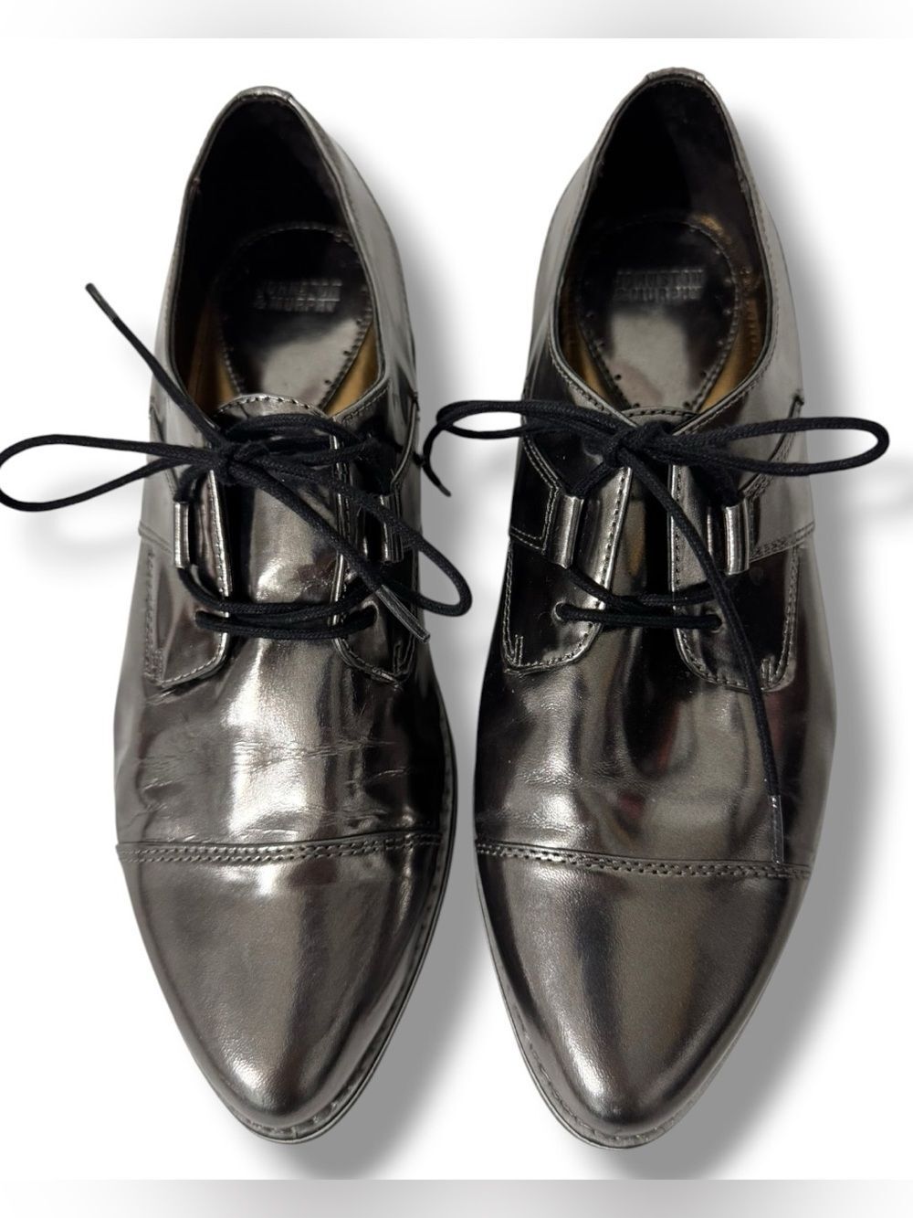 Johnston & Murphy Oxford Shoes Womenโs 7.5 Pewter Metallic Patent Leather